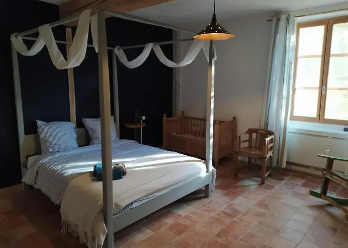 Les Amis De Gaure منزل للإقامة *